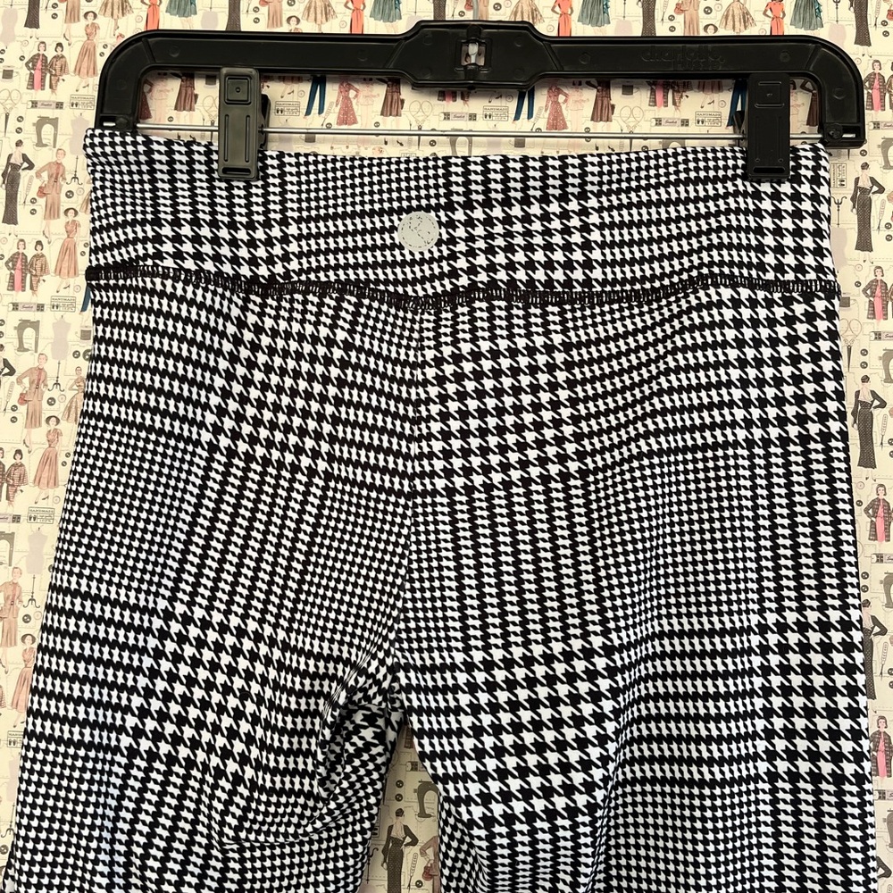 NW Argyle leggings 🖤 - Picture 3 of 5